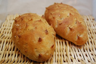 くるみパン くるみの香ばしさが美味しい！！フワフワな食感♪